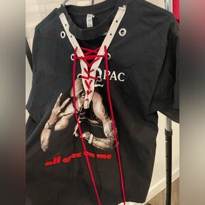 Tupac graphic tee